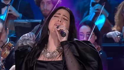 Watch Pro-Shot Video Of EVANESCENCE's AMY LEE Performing At Vatican's Christmas Concert